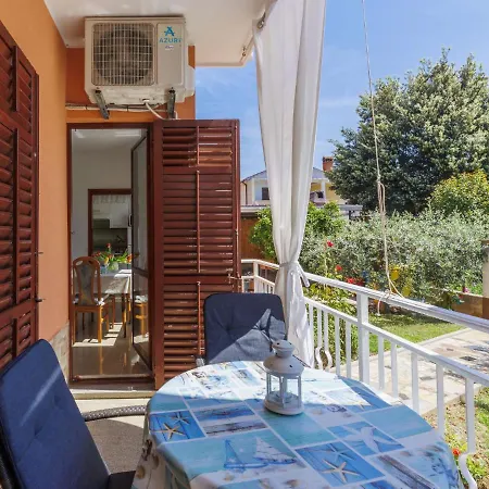 Elvi - Uma106 By Interhome * Umag